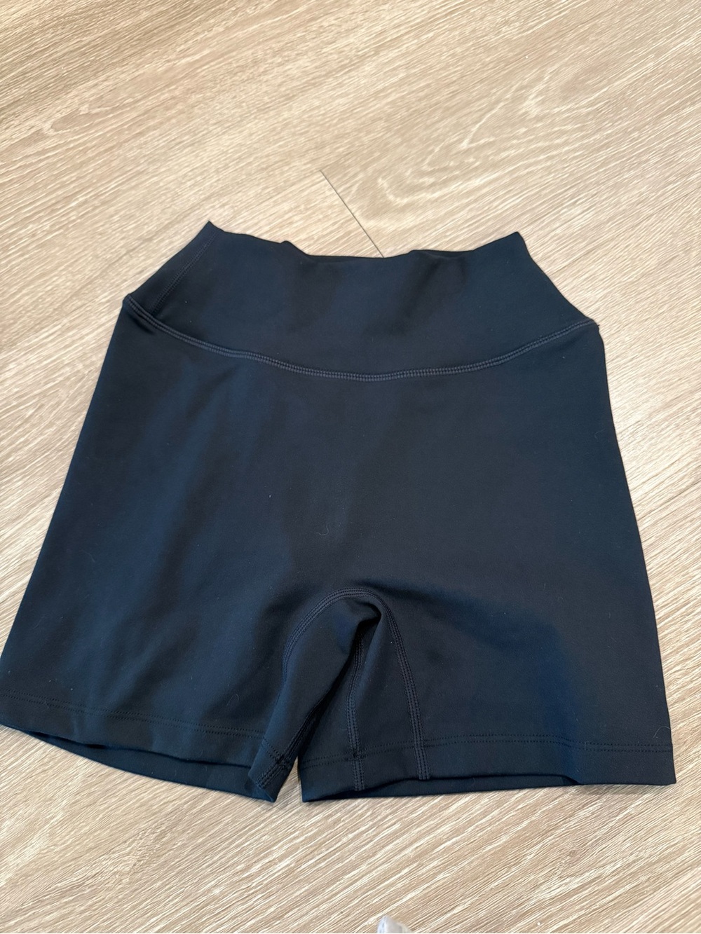 CSB Form Invisible Scrunch Shorts - Picture 3 of 4